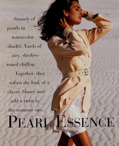 pearl_essence_02.thumb.jpg.436a497607a73a2f7ac7647bfc2bb14a.jpg