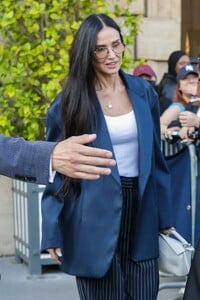 scout-willis-and-demi-moore-out-in-paris-06-21-2024-2.jpg
