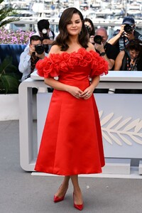selena-gomez-at-emilia-perez-photocall-at-cannes-film-festival-05-19-2024-23.jpg