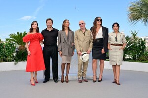 selena-gomez-at-emilia-perez-photocall-at-cannes-film-festival-05-19-2024-6.jpg
