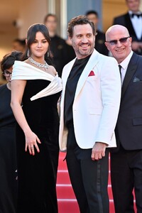 selena-gomez-at-emilia-perez-red-carpet-at-cannes-film-festival-05-18-2024-13.jpg