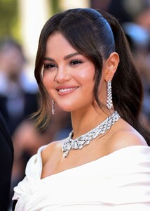 selena-gomez-at-emilia-perez-red-carpet-at-cannes-film-festival-05-18-2024-7.jpg