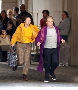 selena-gomez-at-only-murders-in-the-building-season-4-set-in-new-york-04-24-2024-0.jpg