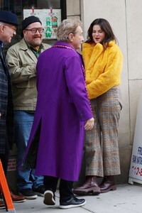 selena-gomez-at-only-murders-in-the-building-season-4-set-in-new-york-04-24-2024-2.jpg