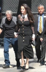 selena-gomez-stuns-in-elegant-versace-arriving-at-jimmy-kimmel-live-in-hollywood-06-26-2024-0.jpg