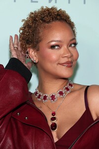 shutterstock_editorial_RihannaFenty_14532908S.jpg