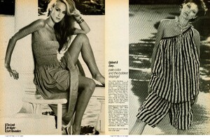 soft_revealers_09_10.thumb.jpg.92419542c4296a739cd581c10a6d9027.jpg