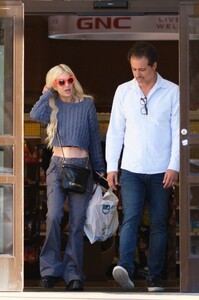 tori-spelling-shopping-at-rite-aid-in-calabasas-04-03-2024-0.jpg