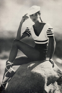 vogue_paris_junejuly_1979__janice_dickinson__mike_reinhardt__5.thumb.jpg.de3014c0c1b7cbdee2e08cbf9c24f4a3.jpg