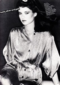 vogue_uk_december_1979_24.thumb.jpg.78a796bc02a6156bacb574fb1af6f50b.jpg