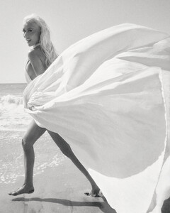 xtinadaily_Christina_Aguilera_-_006_~1.jpg