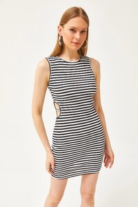 yani-cut-out-detayli-likrali-mini-elbi-08657d.jpg