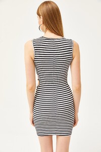 yani-cut-out-detayli-likrali-mini-elbi-d-9981.jpg