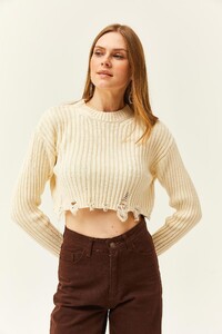 yirtik-detayli-kalin-crop-triko-kazak---4cad-.jpg
