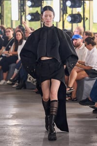 00010-sacai-spring-2024-ready-to-wear-credit-gorunway.thumb.jpg.d126b29bce557126dac2ced262f4e224.jpg