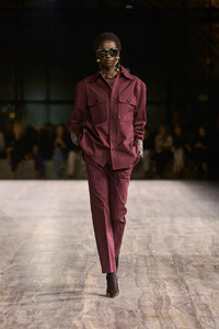 00023-saint-laurent-spring-2024-ready-to-wear-credit-gorunway.thumb.jpg.e643ebf4f77722caaf7411f254484cc2.jpg