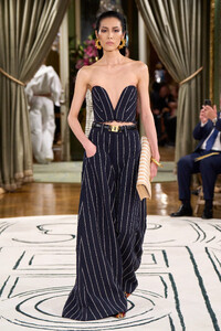 00025-schiaparelli-spring-2024-ready-to-wear-credit-gorunway.thumb.jpg.c5b71ea2545ec85067262a80d7235ccc.jpg