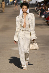 00033-stella-mccartney-spring-2024-ready-to-wear-credit-gorunway.thumb.jpg.cb496431078a63092d6a391dca16c696.jpg