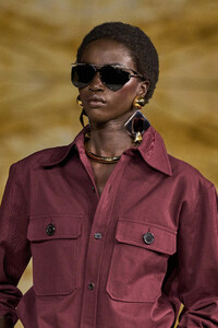 00049-saint-laurent-spring-2024-ready-to-wear-details-credit-gorunway.thumb.jpg.31c18c351501d3e302c55032e27e3eea.jpg