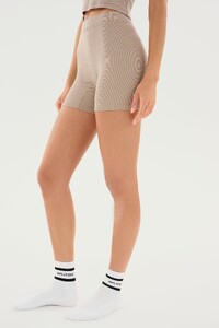 05_ASHBY_RIB_CROP_B2177_THEO_RIB_SHORT_F7001_LATTE_D1_0042.jpg