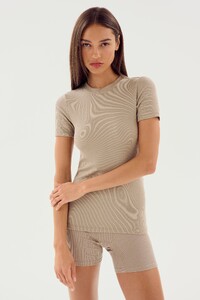 06_THEO_RIB_SHORT_F7001_LATTE_LOUISE_RIB_SHORT_SLEEVE_C2007_.jpg