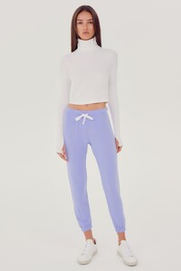 07_JACKSONRIBCROPPEDTURTLENECKD8011_WHITE_SONJAFLEECESWEATPA (1).jpg