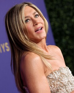 09-15-76thPrimetimeEmmys-Arrivals-0026.jpg