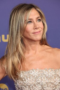 09-15-76thPrimetimeEmmys-Arrivals-0032.jpg