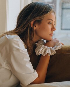 11238763-66324-stripe-scrunchie-10.thumb.jpg.936f24b87630d255ab8a5131691f465b.jpg