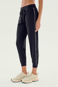 13_LEXI_RIGOR_BRA_A6045_AIRWEIGHT_JOGGER_7_8_PIPING_E2076_BL.jpg