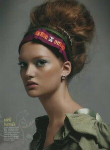 14165_3371_08-2008_Cosmo7Girl_USA_left_2_122_1031lo.thumb.jpg.cd8f2d343f9f59dbf4049c9910fa5766.jpg