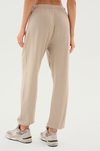 17_ANDIE_OVERSIZED_FLEECE_SWEATPANT_E1119_LATTE_AMBER_AIRWEI (1).jpg