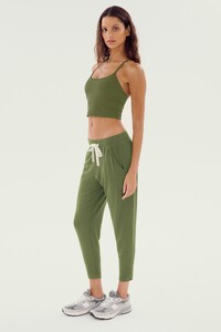 19-5_REENA_FLEECE_7_8_SWEATPANT_E2019_OLIVE_AIRWEIGHT_CROP_B (1).jpg
