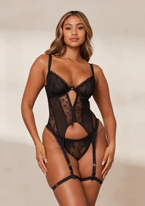 1BlackGiaBasqueIntimatesSet-Nayel.webp