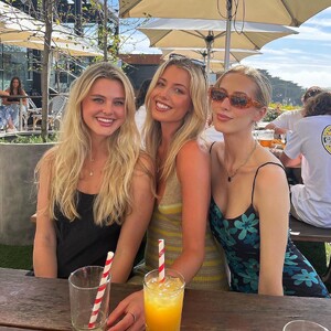 [2022.01.11] scarlett.mayer__271608962_3079969382258522_112224843965865176_n.jpg