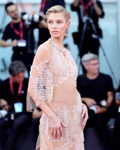 2024_08.31vogueitalia_An_cPwrjl.thumb.jpg.e9255d8fd44701ef507a079557583ead.jpg