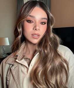 [2024.09.04] haileesteinfeld_458368472_1072707980947594_2709171268226463174_n.jpg