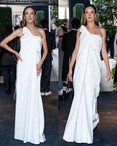 [2024.09.10] alessandraambrosio_divine.divas.__458981735_402404095899317_4823620399206572535_n.jpg
