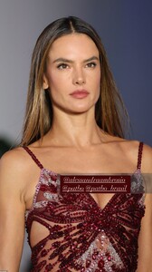 [2024.09.10] alessandraambrosio_vintage_ale_3454267676661576133.jpg