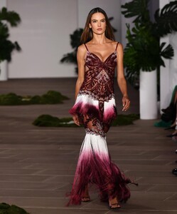 [2024.09.11] alessandraambrosio_459012590_18459429427000670_927926573290828141_n.jpg