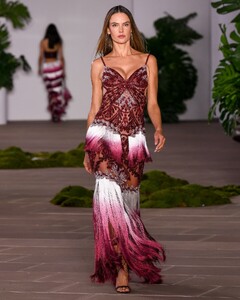 [2024.09.11] alessandraambrosio_patriciabonaldi_459056627_527825059932464_1016103927929164773_n.jpg