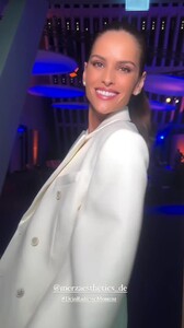 [2024.09.14] izabelgoulart_3457102373610805588.jpg
