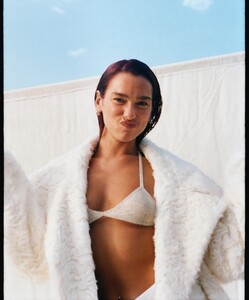 [2024.09.15] dualipa_460012057_1864477180706731_4406872664532029140_n.jpg