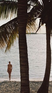 [2024.09.15] lavarice.swim_3457763624232311440.jpg