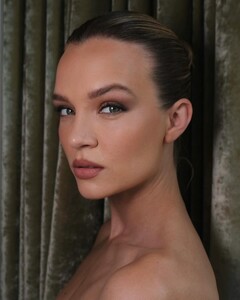 [2024.09.17] tobimakeup_460571563_431197442759334_5482142599611510202_n.jpg