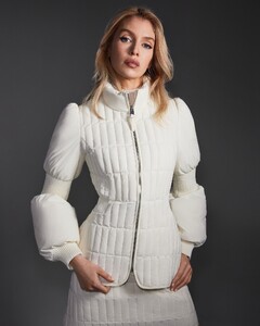 2024_09.19mackage_460608119_884001366516854_4873415959149259591_n.thumb.jpg.61f9e540c703d1a1965fd7f39ec4eb0d.jpg