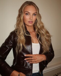 [2024.09.20] tobimakeup_460708569_495711056562826_3274331186832293714_n.jpg