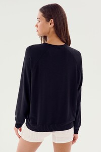 21_ANDIE_OVERSIZED_FLEECE_SWEATSHIRT_D4200_BLACK_D1_0039.jpg