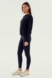 30_SONJA_FLEECE_SWEATSHIRT_D4198_BLACK_D3_0013.jpg