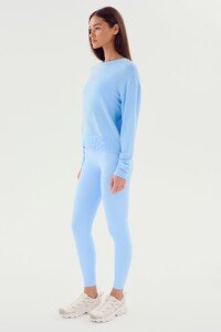 32_SONJA_FLEECE_SWEATSHIRT_D4198_SKYLIGHT_D3_0010.jpg